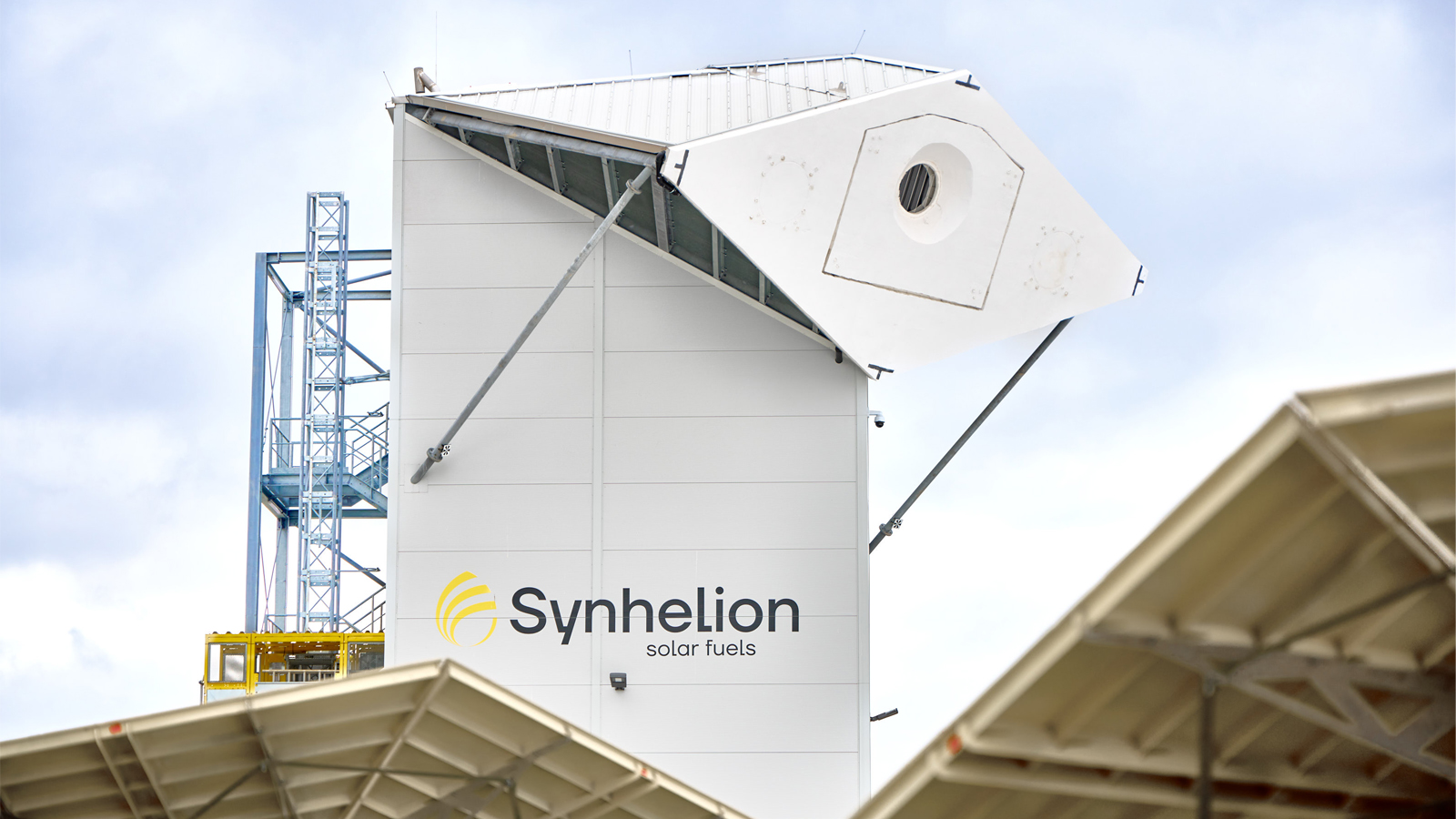 Producing ecofuels from solar energy