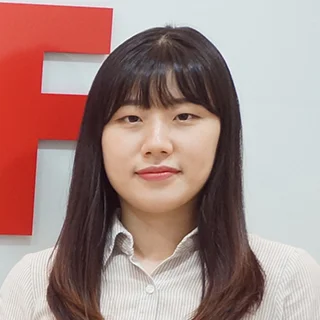 Zoe Lee