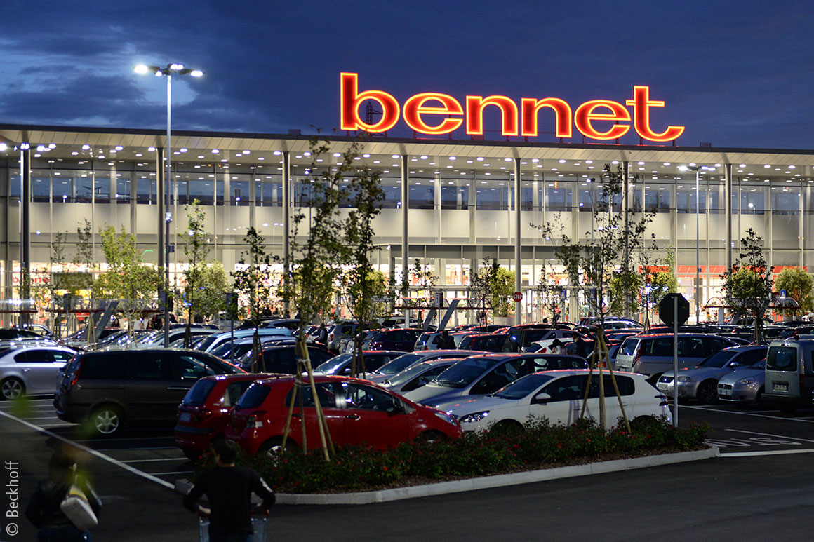Bennet notably benefits from lighting that is considerably more energy-efficient at its sites due to PC-based building automation.