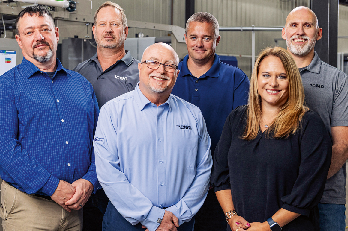 Automatisierungs- und Converting-Experten im CMD Technology Center in Appleton, Wisconsin (v.l.n.r.): Mark Lewis (Special Projects Manager bei Beckhoff USA) sowie die CMD-Experten Doug Main (F&E-Prüftechniker), Scott Fuller (Product Line Manager, Intermittent Motion Products), Jason Plutz (Elektroingenieur), Nicole Onesti (Corporate Market Manager) und Adam Benson (Softwareingenieur)