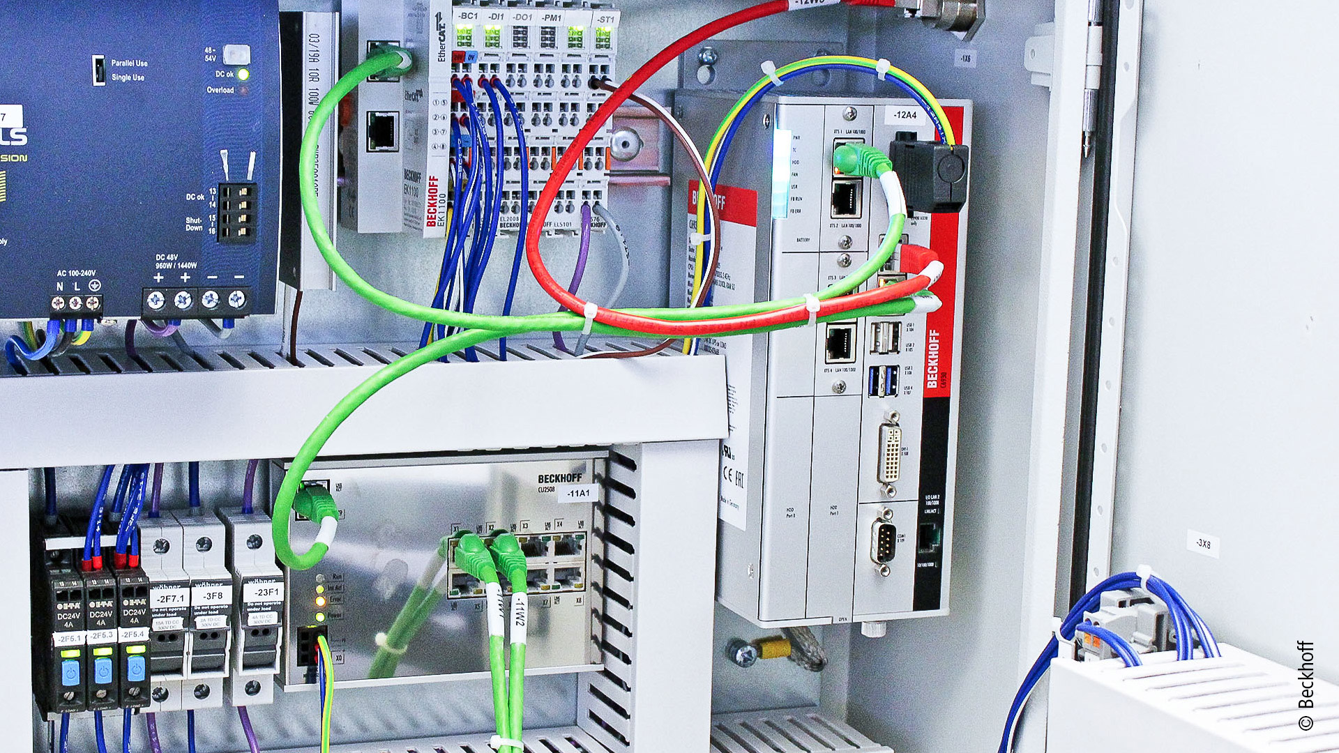 A powerful C6930 control cabinet Industrial PC is used to control the XTS and other machine functions in conjunction with the ultra-fast EtherCAT communication system and the corresponding EtherCAT I/O Terminals. 
