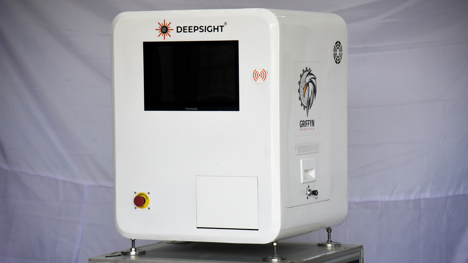 The Deepsight inspection machine operates either stand-alone with manual product feed or in 2- to 4- machine pods with robot-assisted feeding. 