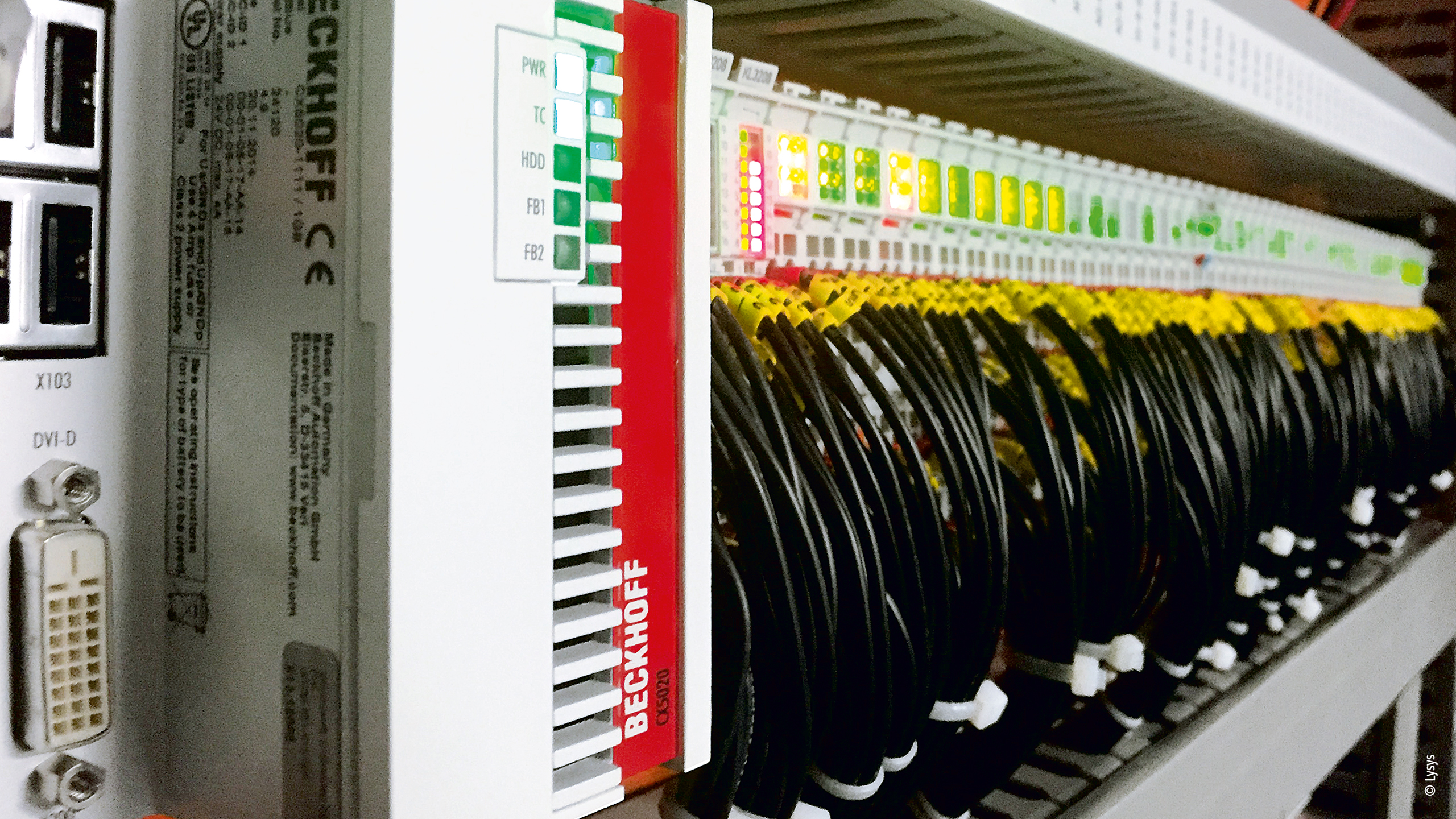 A total of 29 CX-series Embedded PCs (here: CX5020) enable precisely controlled building operation. 