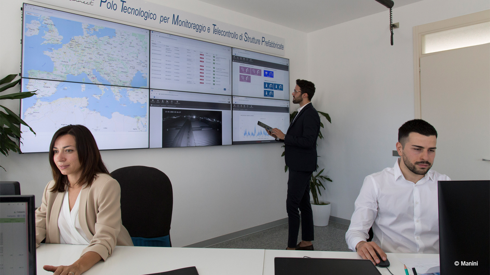 The data from the Manini Connect condition monitoring systems converge in the monitoring center, but can also be accessed via cloud, tablet and smartphone thanks to the open automation architecture and PC-based control. 