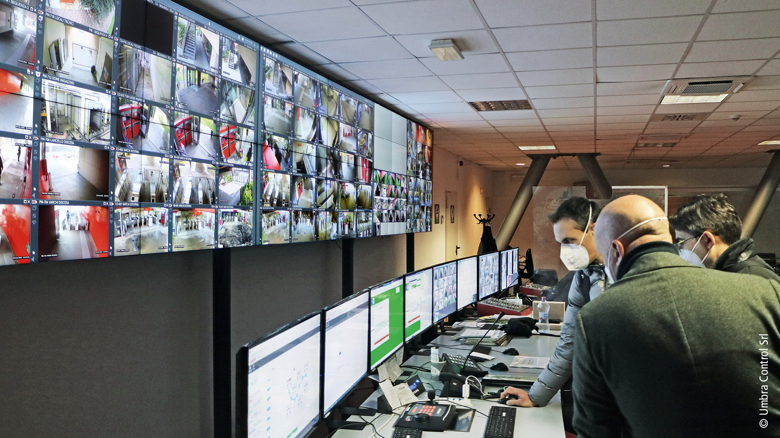 Around 1,500 inputs and outputs are securely transmitted to the control center via around 20 Beckhoff controllers and additional remote I/Os, where they are monitored and controlled using the Visiosuite Scada software. 