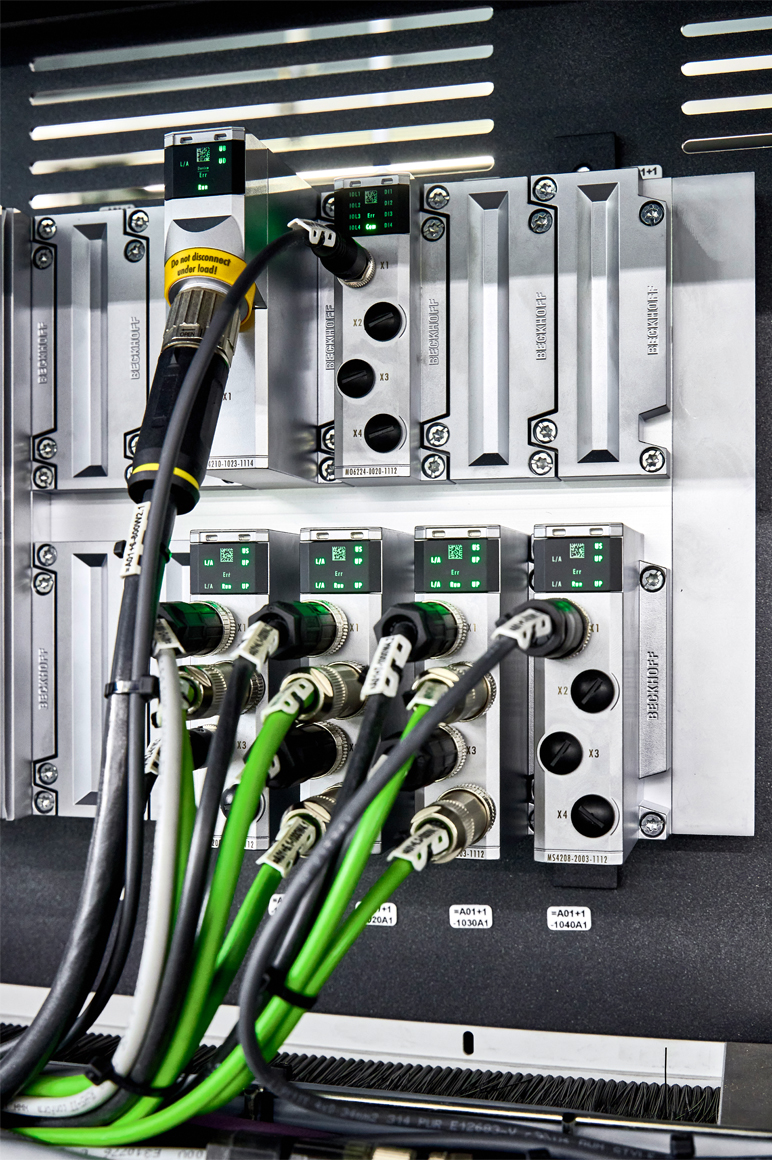 The MX-System function modules can simply be plugged onto the baseplate, reducing assembly time from hours to minutes.