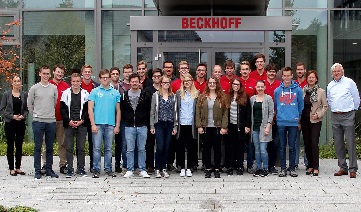 Hans Beckhoff begrüßte die Studienanfänger|innen der praxisintegrierten Bachelorstudiengänge der FH Bielefeld, Studienort Gütersloh.  