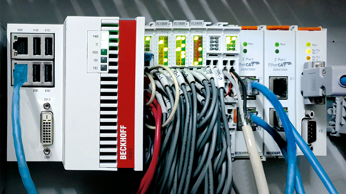 Einer der zahlreichen auf dem Campus und im Wohnheim eingesetzten Embedded-PCs CX5010. 