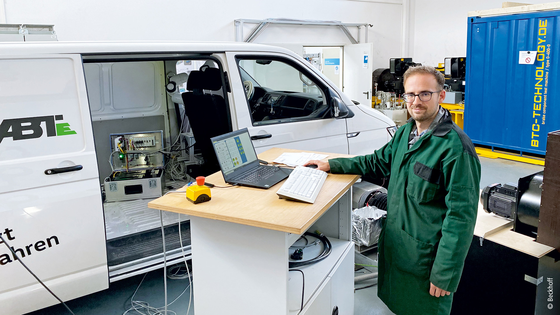 Florian Zerbes, Research Assistant at the Allgäu Research Center at HS Kempten, on hand during the vehicle testing process 