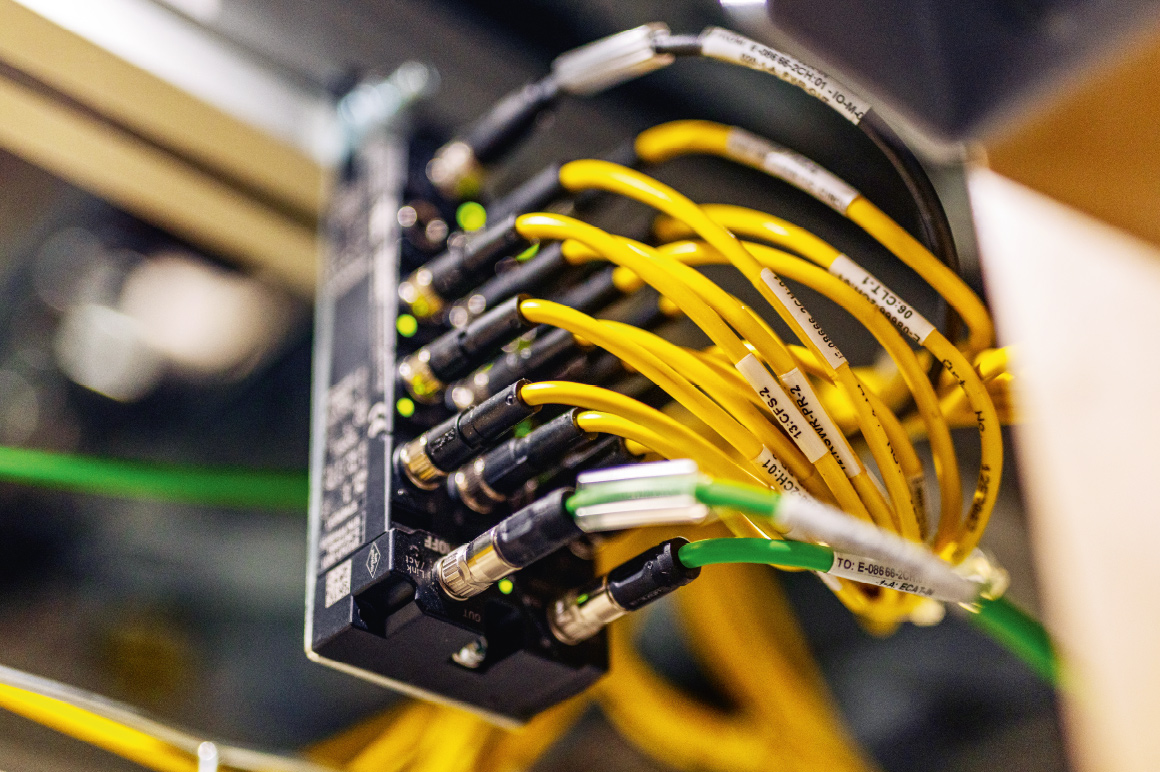 EuroSort distributes hundreds of machine-mounted EtherCAT Boxes (shown here) and DIN rail mounted high-density EtherCAT Terminals down the sorter lines.