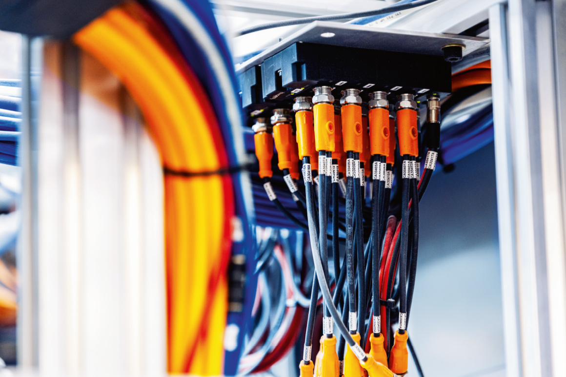 Numerous IP67-protected EtherCAT Box and EtherCAT P Box modules helped reduce required cabinet space and cabling effort.