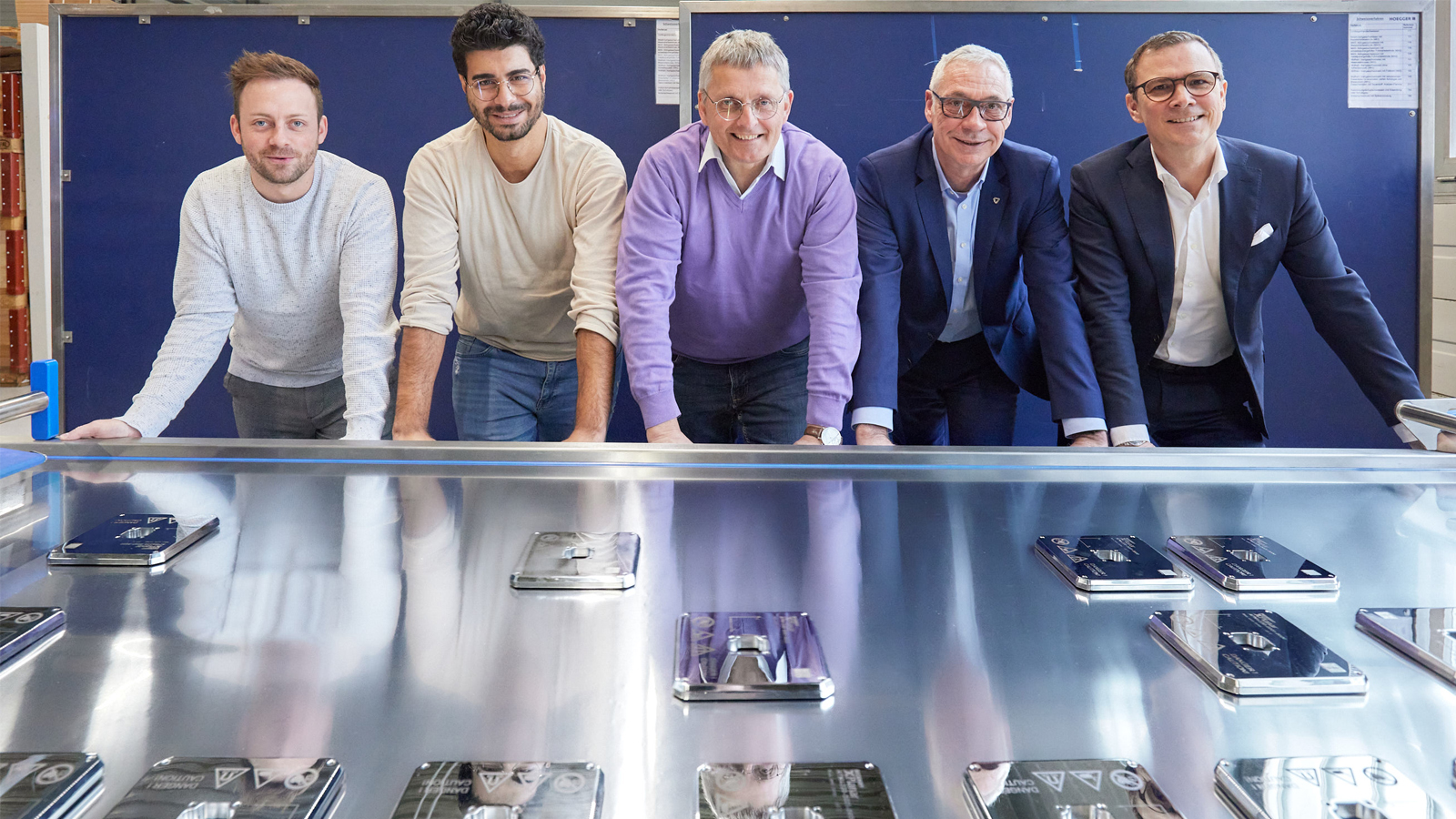 Project participants (from left to right): Thomas Gubser, Technical Support at Beckhoff Switzerland, Automation Engineer Fatih Yaman, Product Developer Klaus-Dieter Schroff, and Sales Manager Slicing Gerd Stratenwerth (all Provisur), as well as René Zuberbühler, Managing Director Beckhoff Switzerland 