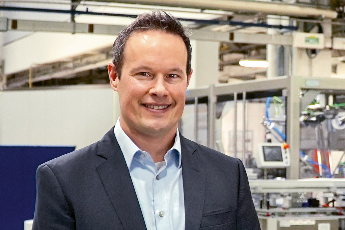 Michael Gensheimer, Product Manager at Rotzinger PharmaPack, explains, “XTS is the heart and pace-setter of the VarioFill filling and capping system.”