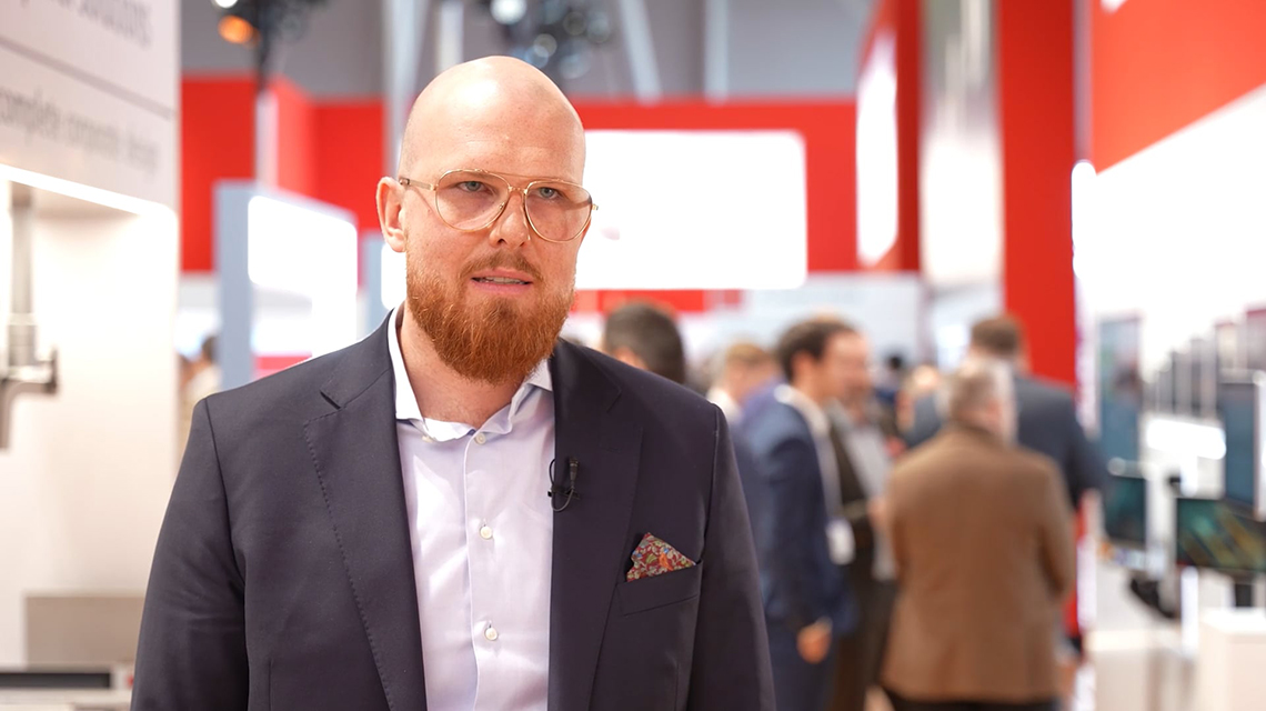 Einsparungspotenziale im Karosseriebau lassen sich zum Beispiel über virtuelle Steuerungskonzepte realisieren. Tilman Plaß, Branchenmanagement Automobilindustrie, gibt einen Überblick.