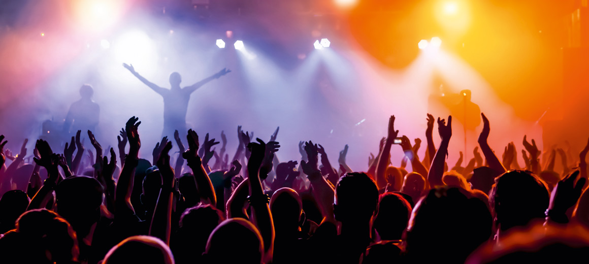 With PC-based control, Beckhoff enables universal automation of mobile performances in show and concert technology. © DWP/Fotolia