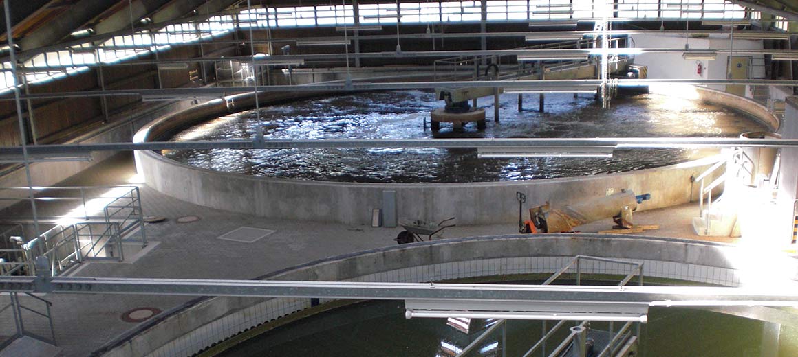 Modernization of a wastewater treatment plant with PC-based control © ZWAV