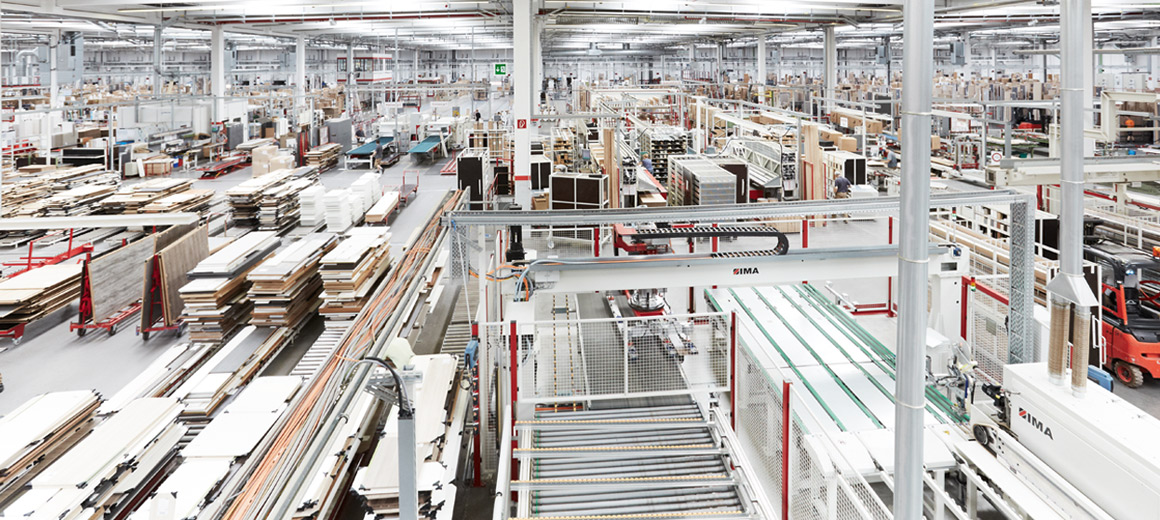 Beckhoff, specialist for PC-based control, provides integrated, highly efficient automation solutions for the woodworking industry. © Beckhoff