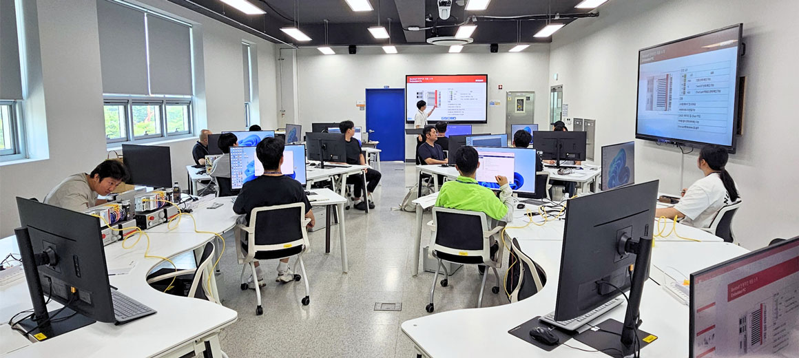 training-korea-stage-lowres